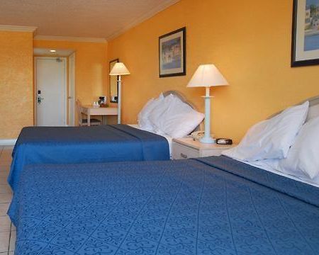 Holiday Inn Express & Suites Nassau Szoba fotó