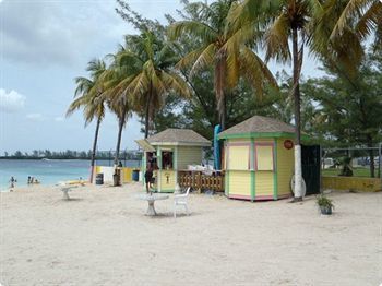 Holiday Inn Express & Suites Nassau Kültér fotó