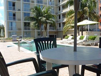 Holiday Inn Express & Suites Nassau Kültér fotó