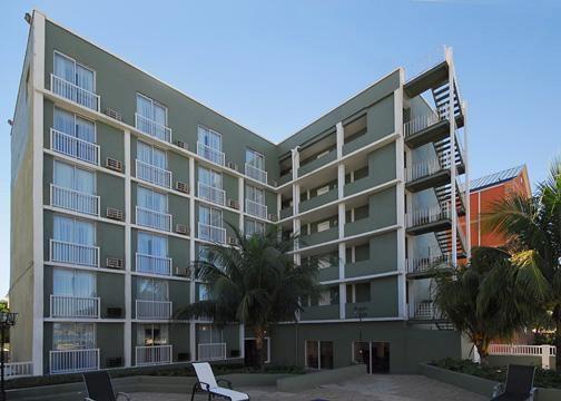 Holiday Inn Express & Suites Nassau Kültér fotó
