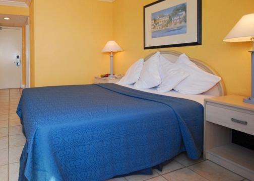 Holiday Inn Express & Suites Nassau Szoba fotó